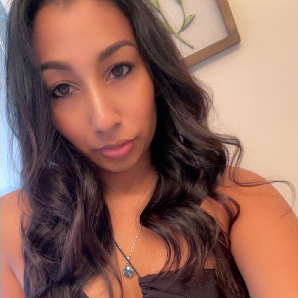 Meet your Posher, Alisha